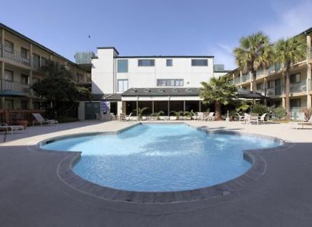 Amerihome Inn & Suites Houston Airport North 外观 照片